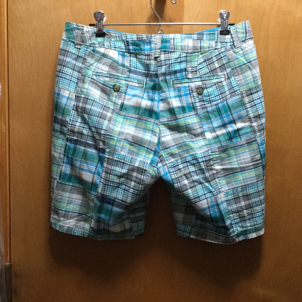 Shorts - Picture 2 of 4